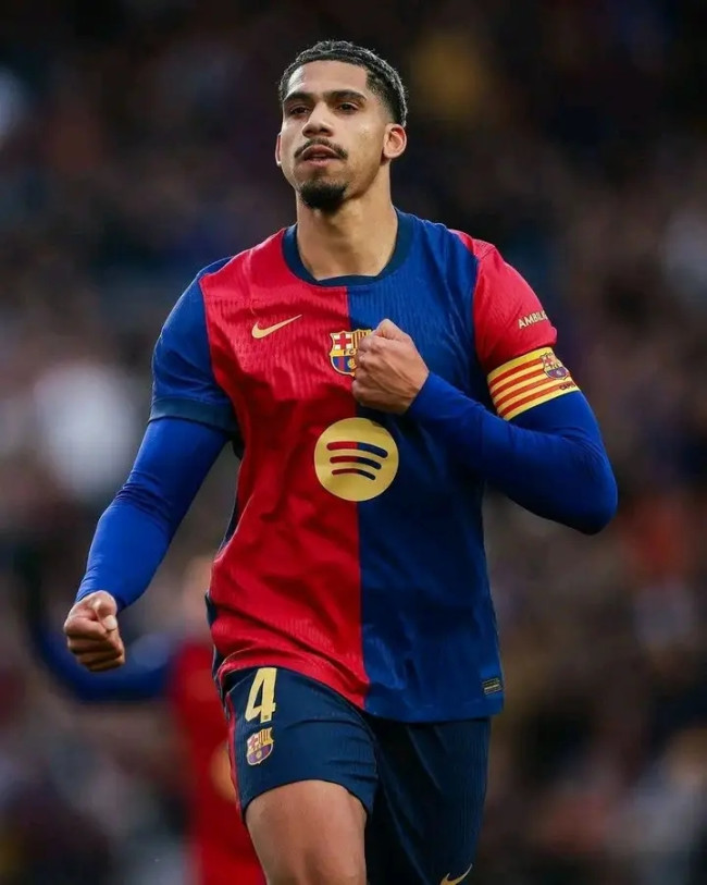 Ronald Araújo Ukir Sejarah di Barcelona: Gol dan Assist dalam Satu Laga La Liga 5 1740979853176