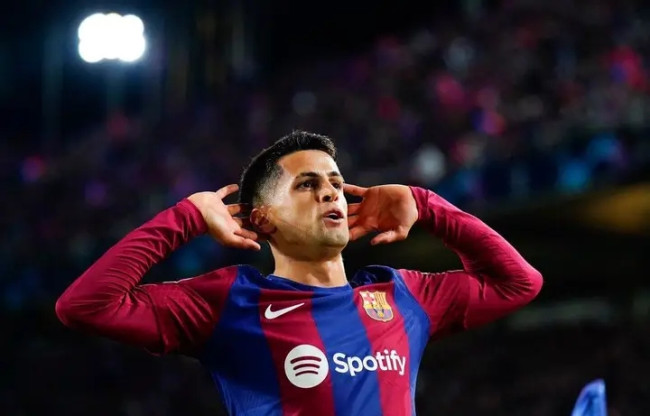 Barcelona Incar Bek Sayap Serba Bisa Seperti Cancelo dengan Anggaran Terbatas 5 1741437105652