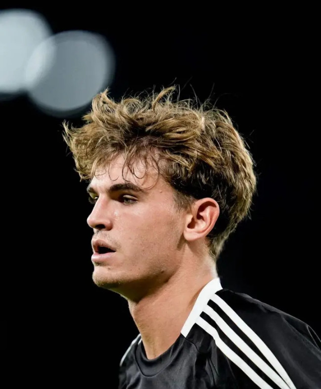 Nico Paz Bertekad Bertahan di Real Madrid di Tengah Ketertarikan Inter Milan 8 1741921302731