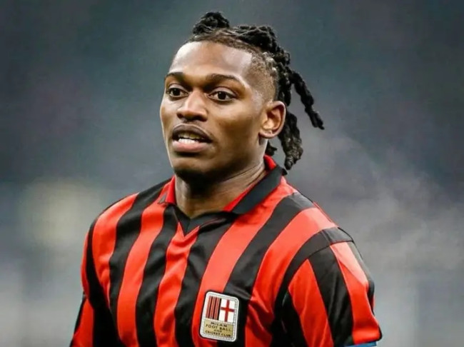 Rafael Leao Mendapat Apresiasi dari Presiden Laporta, Namun Nama Lain Lebih Diunggulkan di Internal Barcelona 6 1742100906956
