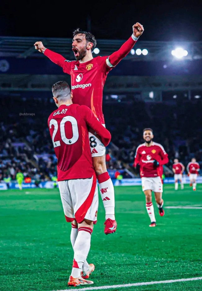Ruben Amorim Tegaskan Bruno Fernandes Tetap Bermain: "Ia Selalu Siap" 7 1742229138925