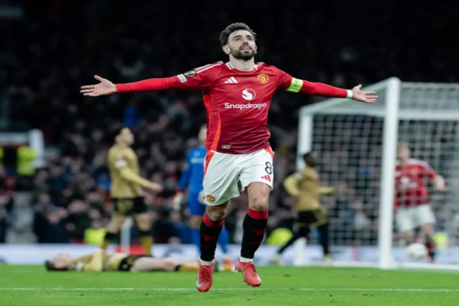 Bruno Fernandes Pecahkan Rekor! Pemain dengan Keterlibatan Gol Terbanyak dalam Sejarah Europa League 2 20250314051641 bruno fernandes hattrick
