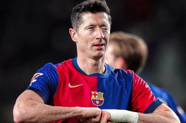 Robert Lewandowski Bersinar di Bawah Asuhan Pelatih Top: Statistik Mengesankan! 4 3 Lewandowski 1953302958