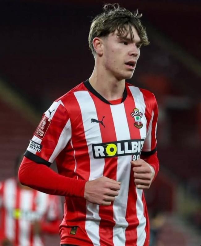 Manchester United Jadikan Tyler Dibling Target Utama, Southampton Pasang Harga £100 Juta 2 FB IMG 1743292512767