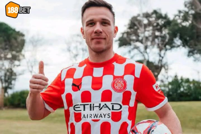 Arthur Melo Antusias Hadapi Barcelona: "Klub yang Memberi Saya Kesempatan Bermain di Eropa" 3 FB IMG 1743316178650