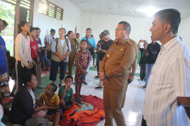 bencana-mengguncang-takari-bupati-yos-lede