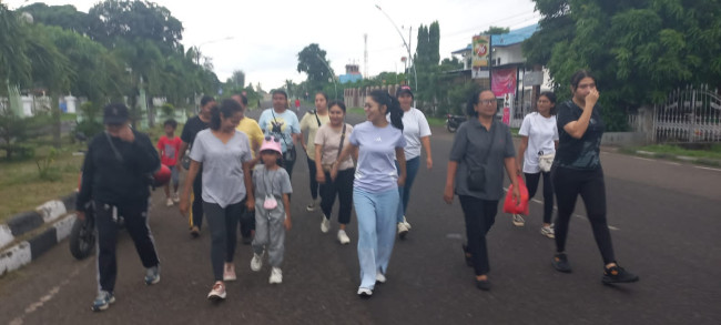 Peduli Lingkungan! Ketua TP-PKK Fista Sambuari Kago Pimpin Kerja Bakti di Pasar Maumere 3 ketua-tp-pkk-fista-sambuari-kago