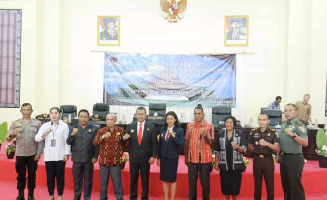 bupati-kupang-yosef-lede-kupang-emas