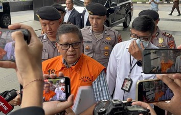 Perlawanan Gagal! Hakim Menolak Praperadilan Hasto, KPK Dianggap Licik 4 IMG 20250311 082315