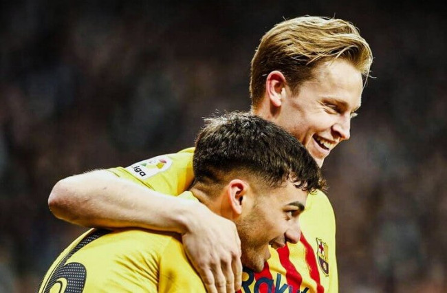 Pedri dan De Jong: Duo Gelandang Sempurna yang Menguasai Lini Tengah 4 Pedri Yakin Frenkie de Jong akan Keluarkan Performa Terbaiknya 2 Barca Universal