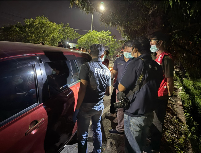 Misteri Pria Tewas di Mobil Merah: Ditemukan dengan Luka dan Palu Besi! 5 Screenshot 2025 03 23 05 29 43 84 a23b203fd3aafc6dcb84e438dda678b6