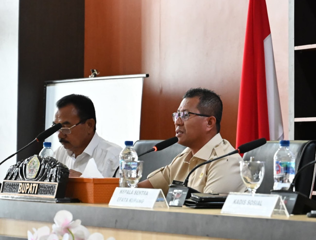 Pendamping Sosial Wajib Siap! Yosef Lede Tekankan Kompetensi dan Profesionalisme 1 pendamping-sosial-wajib-siap-yosef-lede-tekankan-kompetensi-dan-profesionalisme