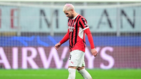 Masa Depan Theo Hernandez di AC Milan: Kontrak Tak Diperpanjang, Siap Dijual di Akhir Musim 3 theo hernandez 1740014762692 169 1