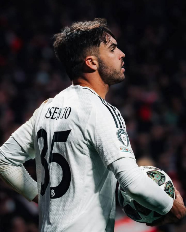 Tiga Klub Eropa Siap Bayar Klausul Pelepasan Raul Asencio, Namun Pemain Tegaskan Ingin Bertahan di Real Madrid 1 FB IMG 1743468744194