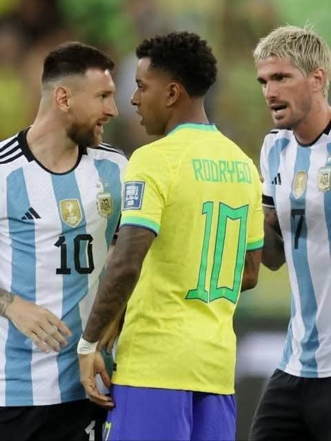 Rodrigo De Paul Sebutkan Percakapan Menarik dengan Lionel Messi tentang Barcelona dan Real Madrid 1 FB IMG 1743469032391