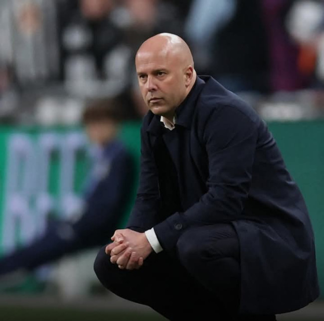 Arne Slot Akui Kesalahan Rotasi Usai Kekalahan Liverpool dari PSG dan Newcastle United 4 FB IMG 1743575172975
