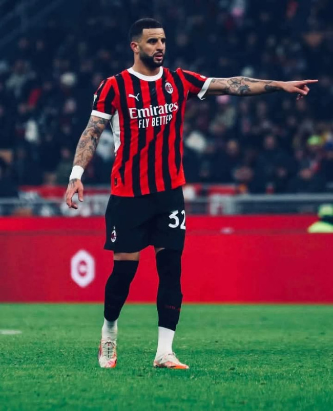 Kyle Walker: "AC Milan Klub yang Sulit Ditolak, Tapi Masa Depan Saya Masih di Tangan Manchester City" 1 FB IMG 1743807948626