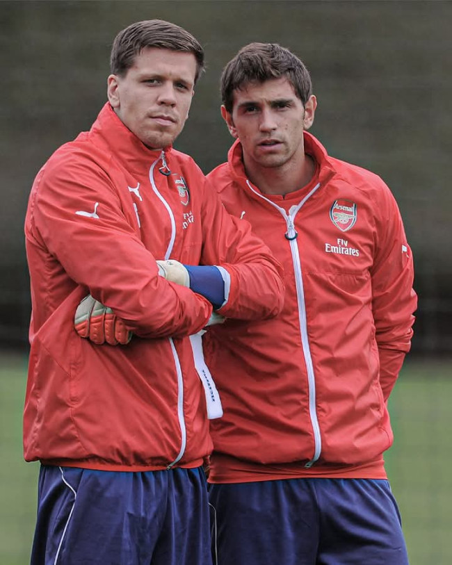 Dulu Rekan Satu Tim, Kini Szczesny dan Emiliano Martinez Bersinar di Klub Berbeda! 1 FB IMG 1744170717517