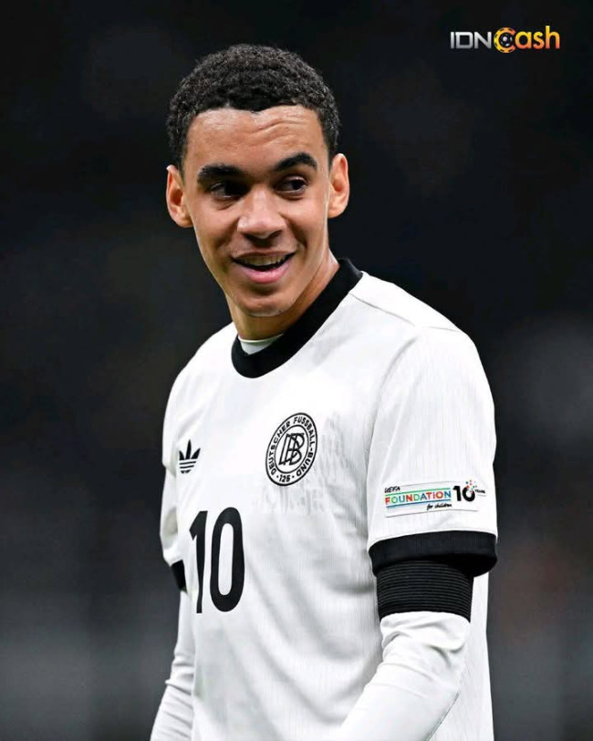 Hansi Flick Ingin Barcelona Prioritaskan Transfer Jamal Musiala Ketimbang Nico Williams 6 FB IMG 1745063802488