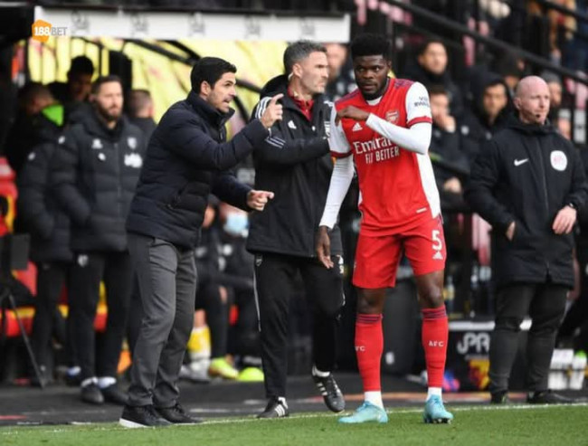 Thomas Partey Siap Terima Pemotongan Gaji Demi Bertahan di Arsenal, Martin Zubimendi Jadi Target Utama 2 FB IMG 1745727403505