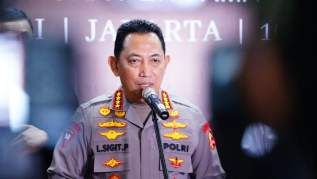 Kapolri Minta Maaf! Ajudan Diduga Pukul Jurnalis di Stasiun Tawang 3 KAPOLRI 4 768x432 1