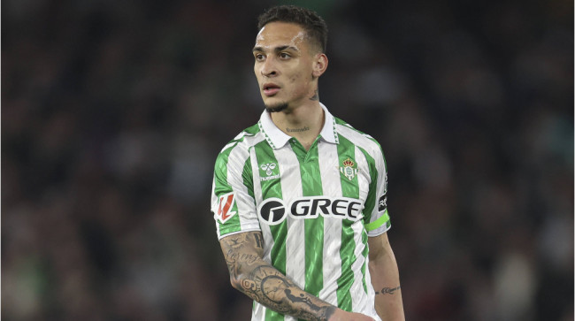BREAKING: Antony Dikabarkan dalam Pembicaraan untuk Bergabung dengan Arsenal 2 antony real betis 24 25 1738840824 160398