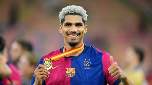 Arne Slot Desak Liverpool Rekrut Ronald Araújo Jika Virgil van Dijk Hengkang 3 ronald araujo 169