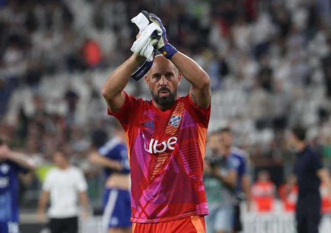 RESMI: Pepe Reina Pensiun di Usia 42 Tahun, Akhiri Karier dengan 987 Laga dan Segudang Trofi 4 2rm5ce76oe3sjoa