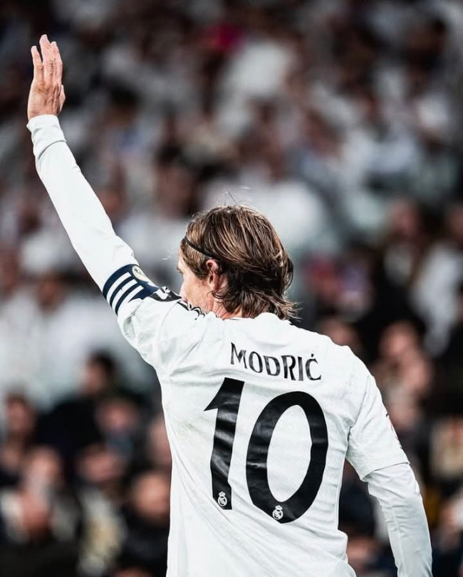 Luka Modric Ingin Bertahan di Real Madrid: Siap Terima Kontrak Baru untuk Satu Musim Lagi 1 FB IMG 1747545773330