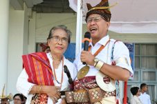 bupati-kupang-nobatkan-guru-sebagai-sosok-perubahan-bangsa