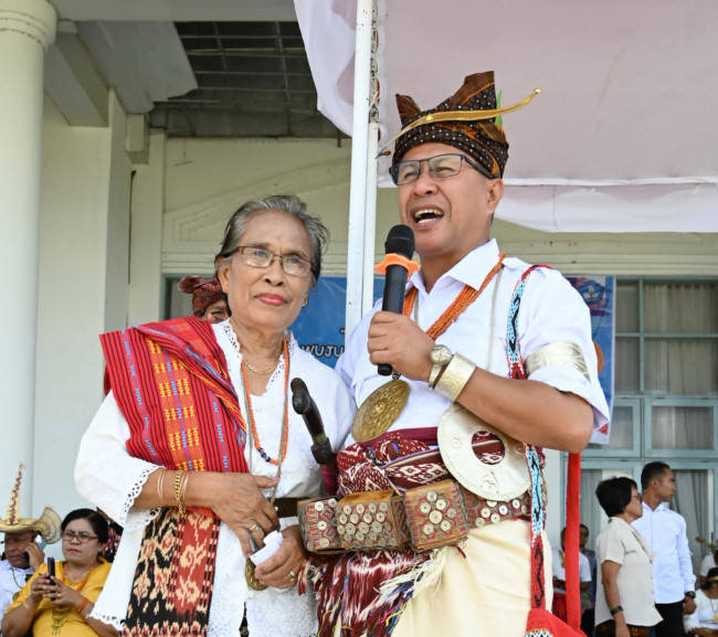 Bupati Kupang Nobatkan Guru Sebagai Sosok Perubahan Bangsa 1 bupati-kupang-nobatkan-guru-sebagai-sosok-perubahan-bangsa