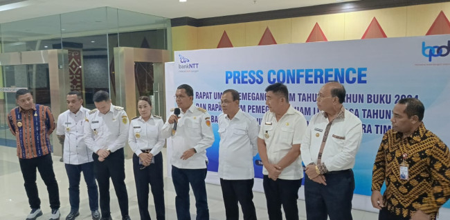 RUPS: Gubernur NTT Tegaskan Komitmen Bersama Para Bupati/Wali Kota Majukan Bank NTT 9 gubernur-ntt-tegaskan-komitmen-bersama-para-bupati-wali-kota-bank-ntt-harus-maju