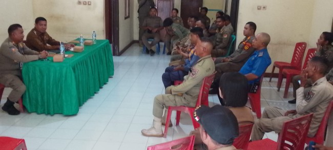 bupati-sikka-gelar-rapat-kerja-bersama-satpol-pp-dan-damkar-bahas-masalah-pasar-wairkoja-dan-tpi-maumere