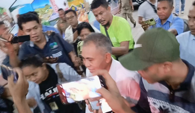 Misteri Tengah Malam: Bupati Manggarai Barat Tinggalkan RUPS Bank NTT, Ada Apa? 10 misteri-tengah-malam-bupati-manggarai-barat-tinggalkan-rups-bank-ntt-ada-apa