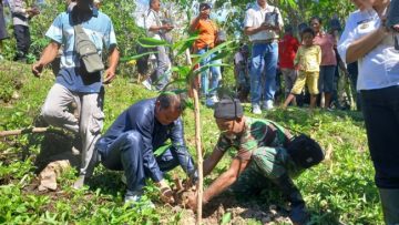 Upaya Memetigasi Bencana Alam, ADPRD Provinsi NTT Bersama Warga Tanam Ratusan Bambu 47 Screenshot 20250528 185201 Gallery