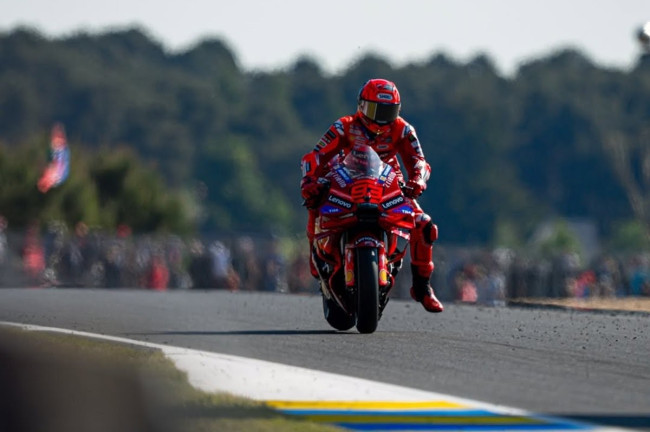 Hasil Sprint Race MotoGP Prancis 2025: Marquez Juara Lagi, Bagnaia Terjungkal di Awal Lomba 1 marc marquez kembali memenangi sprint race di motogp prancis 2025 qlcA large