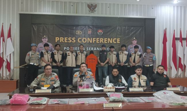 jajaran polresta serang kota menggelar konferensi pers tenta