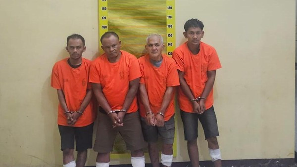 polda sumut menggagalkan penyelundupan 25 kg sabu 5842 ekstasi dan 15 ribu butir happy five sebanyak 4 orang ditangkap dan 3 o 1750748753030 169