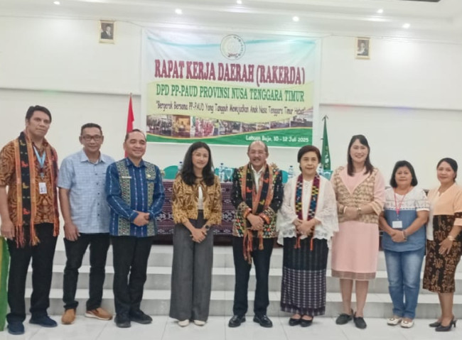 aurum-titu-eki-gaungkan-anak-hebat-ntt-rakerda-pp-paud-di-labuan-bajo-jadi-titik-balik