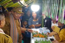 expo-desa-bola-dibuka-bupati-sikka-unipa-adalah-raksasa-intelektual-flores