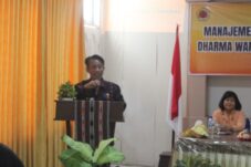 perempuan-tangguh-untuk-kupang-emas-sekda-sanam-resmi-buka-pelatihan-dharma-wanita