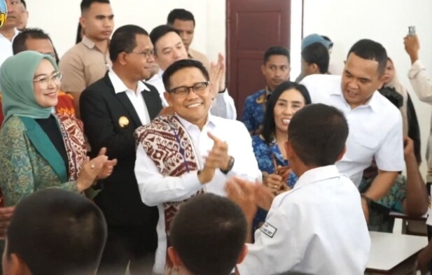 100 Anak NTT Terpilih! Muhaimin Sebut Sekolah Rakyat Harapan Kaum Miskin 1 100-anak-ntt-terpilih-muhaimin-sebut-sekolah-rakyat-harapan-kaum-miskin