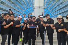 jalan-sehat-merakyat-warnai-pelantikan-pni-ntt-jan-maringka-gaungkan-persatuan-dan-gotong-royong