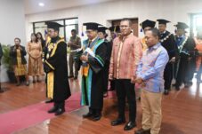 pesan-tegas-bupati-kupang-di-grha-cendana-ilmu-tak-boleh-berhenti-di-gelar-harus-berdampak-untuk-daerah