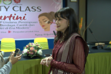 kartini-masa-kini-di-kampus-dwp-undana-asah-percaya-diri-lewat-beauty-class