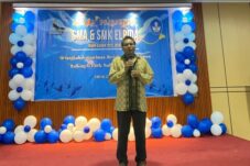 jangan-jadi-beban-orang-tua-pesan-tegas-pdt-edwer-dethan-di-pelepasan-sma-smk-elpida