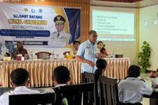 wagub-johni-asadoma-motivasi-600-siswa-sma-smk-dan-slb-di-kefamenanu