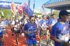 pecah-300-an-pelari-ramaikan-elpida-country-run-perdana-di-kabupaten-kupang