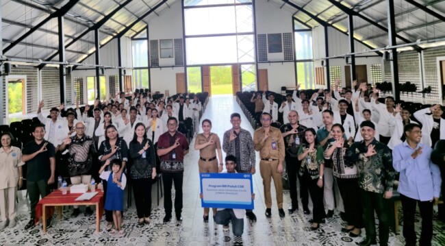dukung-peningkatan-kualitas-pendidikan-bri-peduli-salurkan-beasiswa-untuk-59-mahasiswa-unika-weetebula