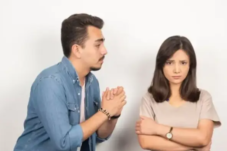 sering-hancurkan-hubungan-sendiri-4-zodiak-ini-diam-diam-paling-tak-percaya-diri-soal-cinta